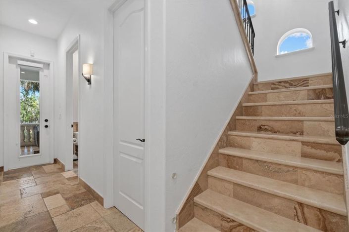 Image No.34-5 Bed Property for sale