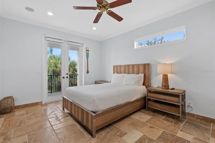 Image No.35-5 Bed Property for sale