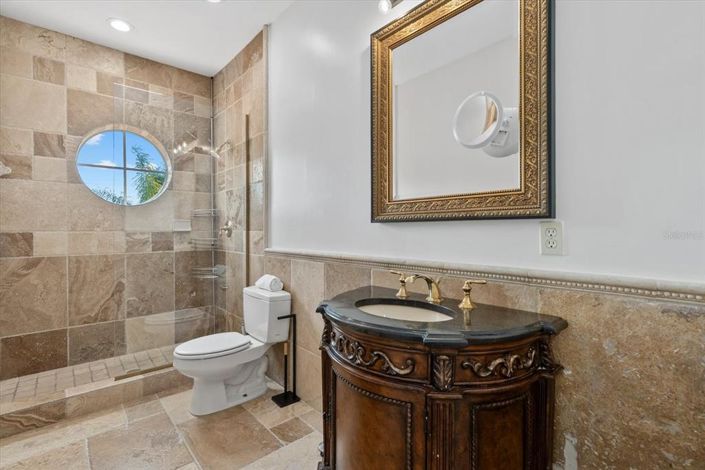 Image No.38-5 Bed Property for sale