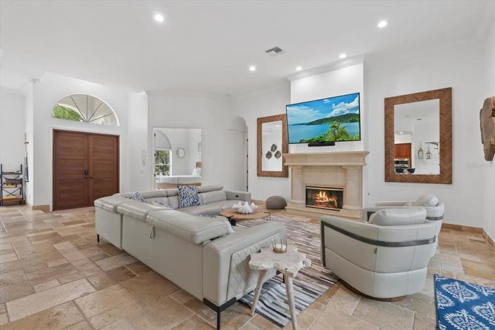 Image No.4-5 Bed Property for sale