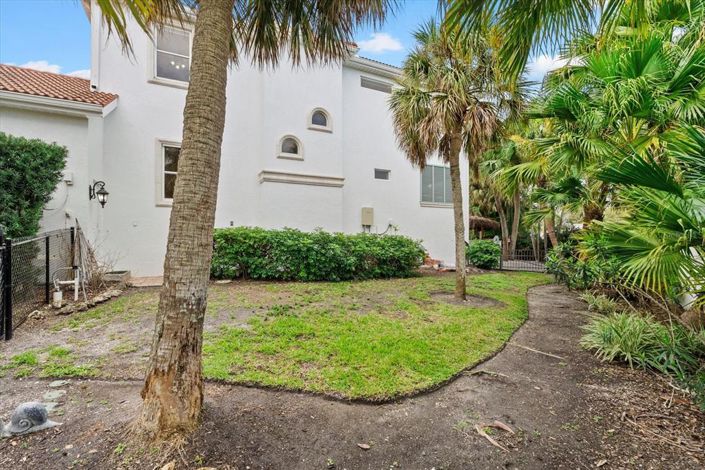 Image No.50-5 Bed Property for sale