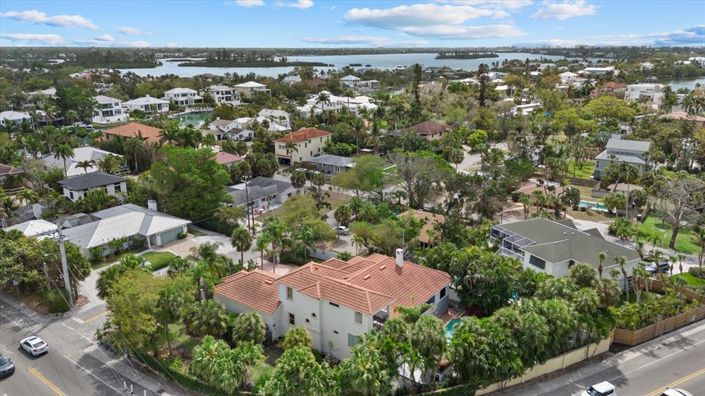 Image No.57-5 Bed Property for sale