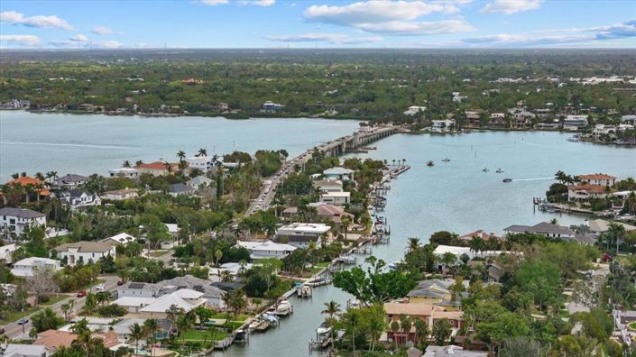 Image No.58-5 Bed Property for sale