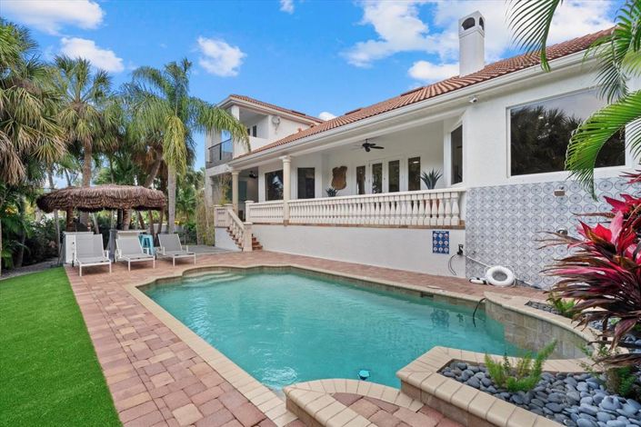 Image No.9-5 Bed Property for sale