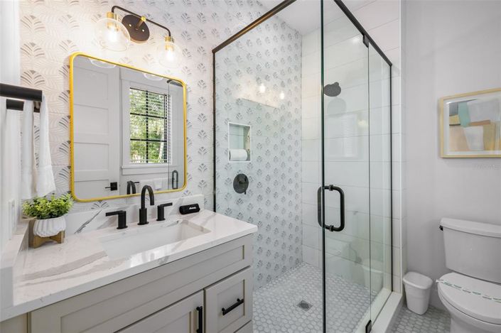 Image No.24-8 Bed Property for sale