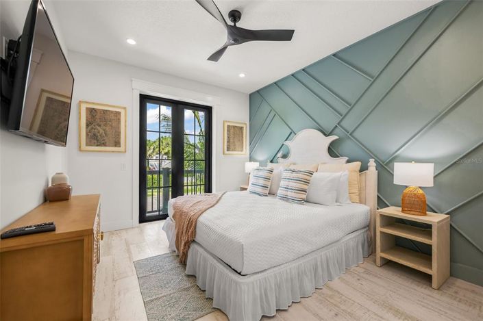 Image No.25-8 Bed Property for sale