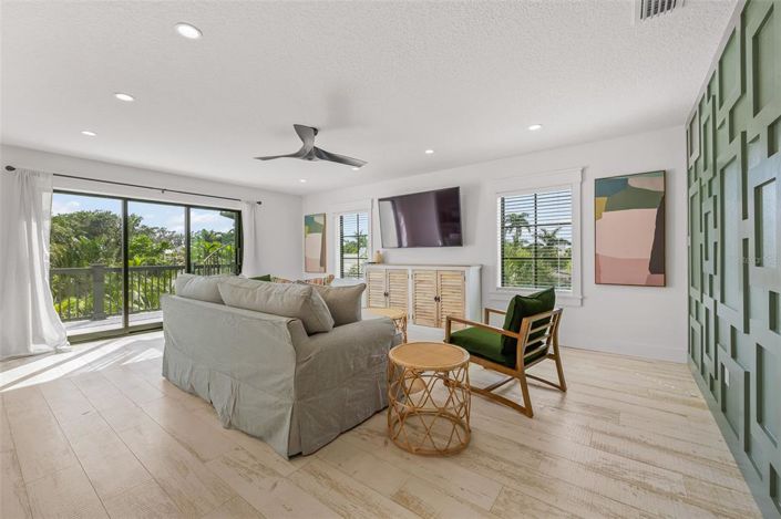 Image No.36-8 Bed Property for sale