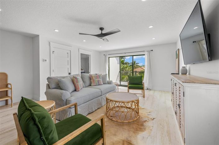 Image No.37-8 Bed Property for sale