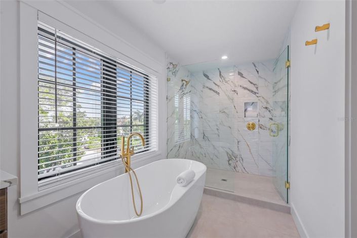 Image No.38-8 Bed Property for sale