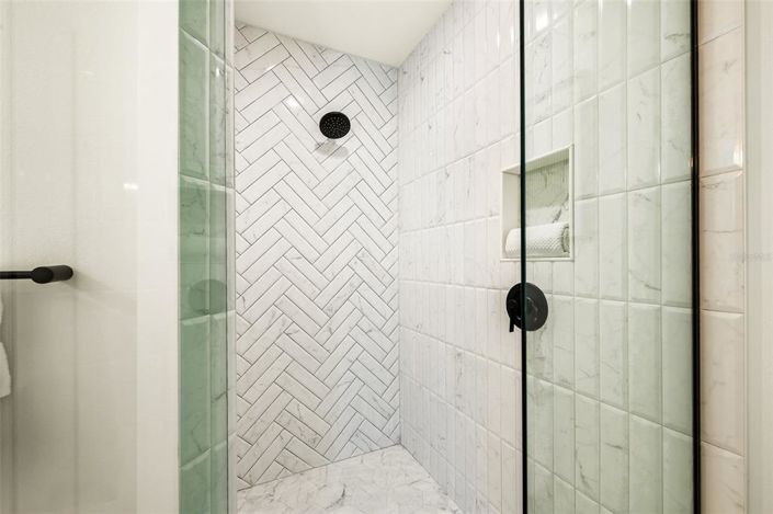 Image No.42-8 Bed Property for sale