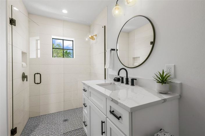 Image No.47-8 Bed Property for sale