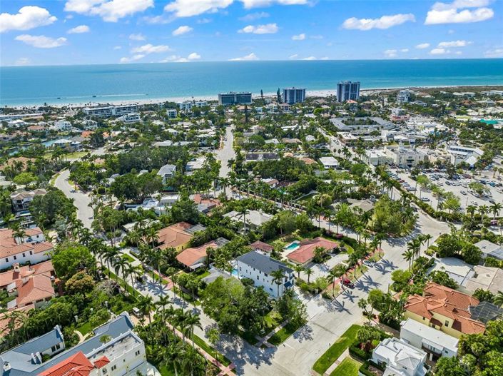 Image No.52-8 Bed Property for sale