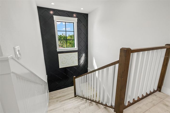 Image No.55-8 Bed Property for sale