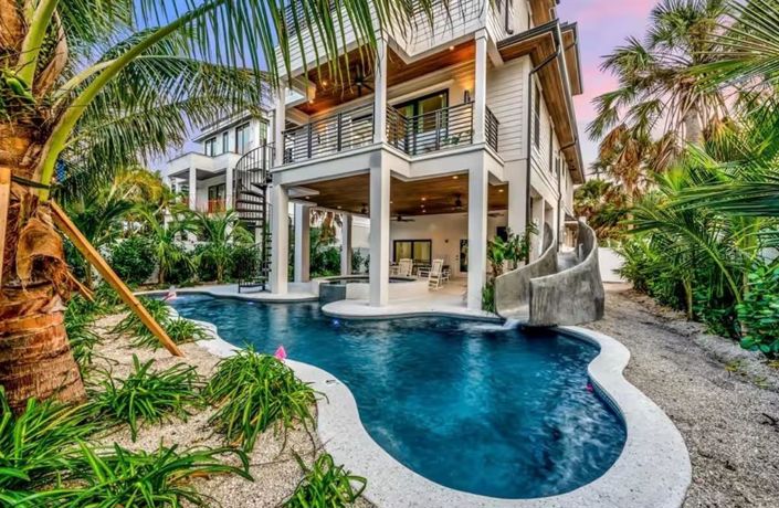 Image No.2-6 Bed Property for sale