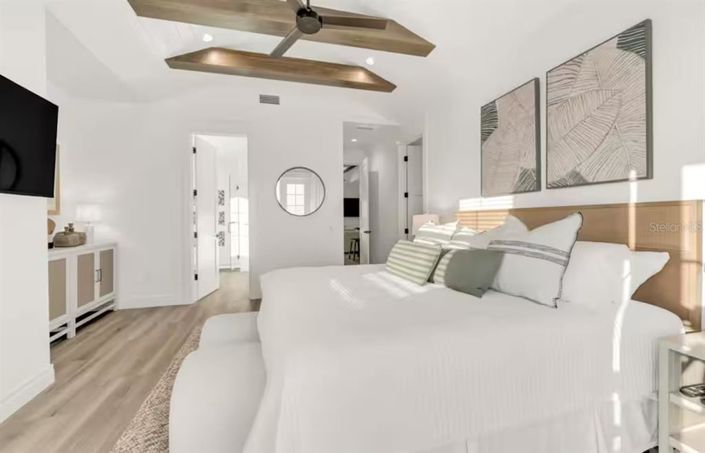 Image No.22-6 Bed Property for sale