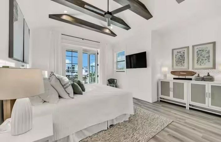 Image No.25-6 Bed Property for sale