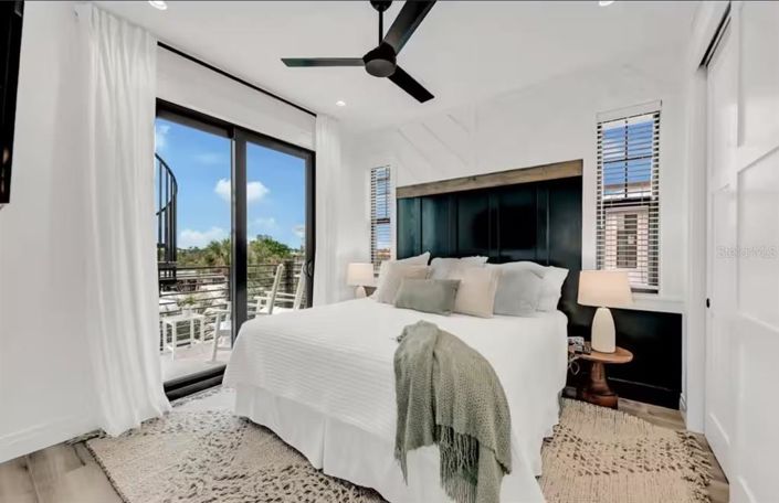 Image No.26-6 Bed Property for sale