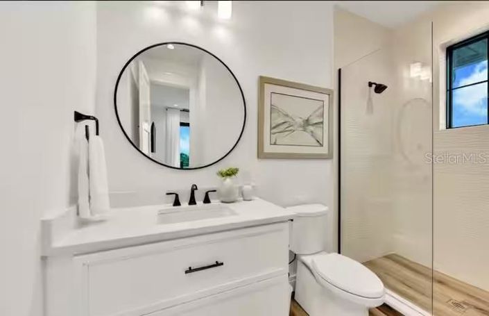 Image No.30-6 Bed Property for sale