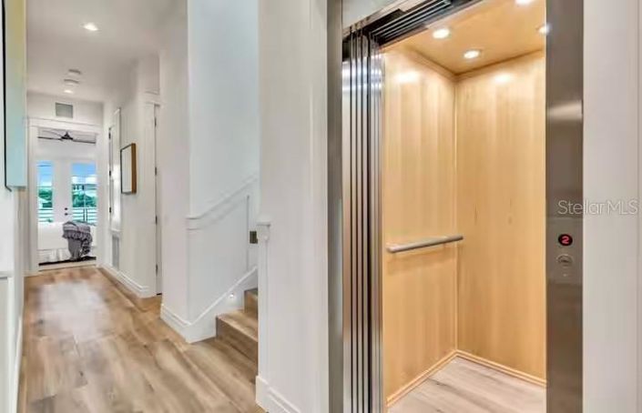 Image No.37-6 Bed Property for sale