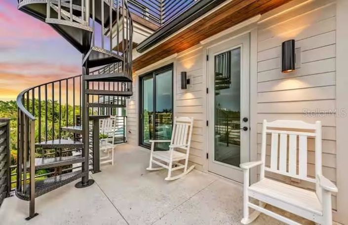 Image No.46-6 Bed Property for sale