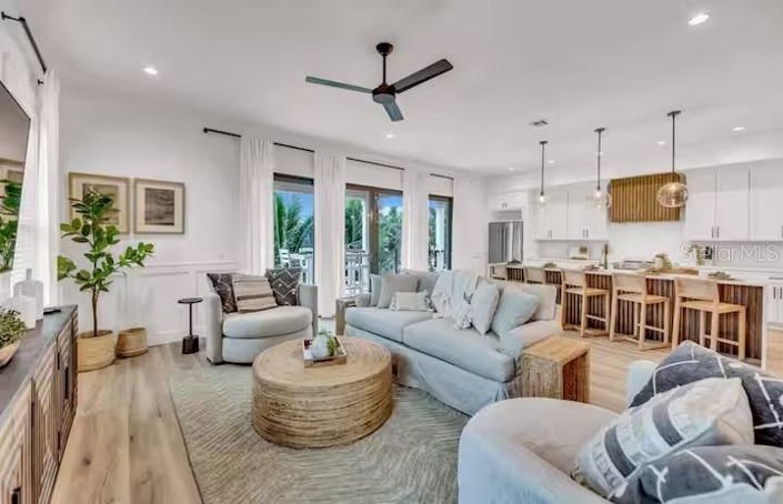 Image No.7-6 Bed Property for sale