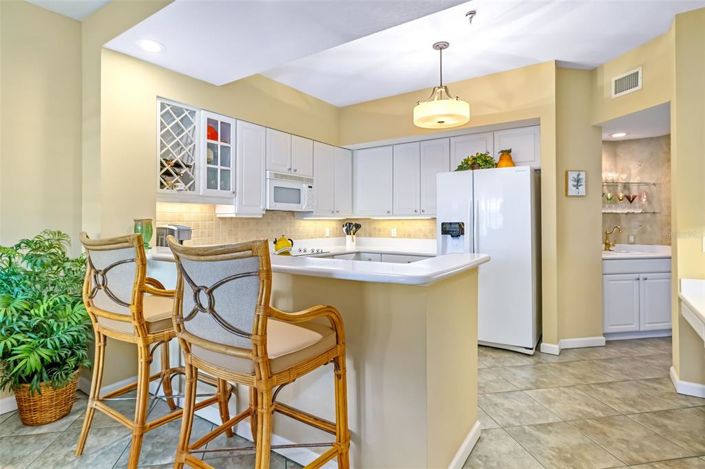 Image No.17-2 Bed Property for sale