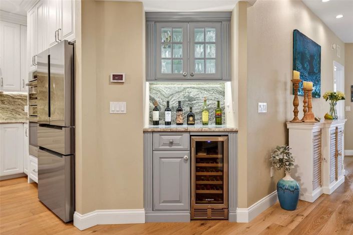 Image No.12-2 Bed Property for sale