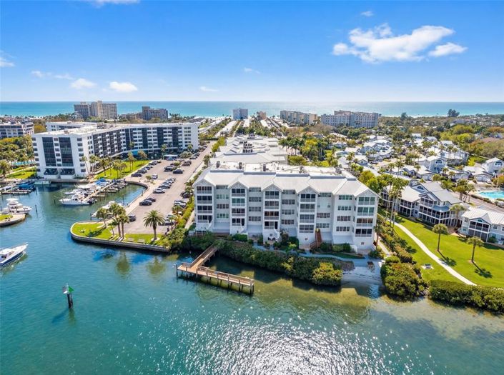 Image No.40-2 Bed Property for sale