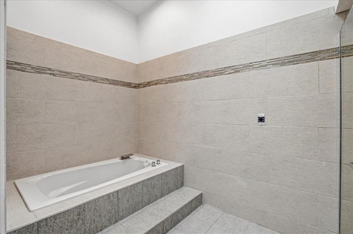 Image No.31-5 Bed Property for sale