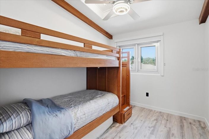 Image No.40-5 Bed Property for sale
