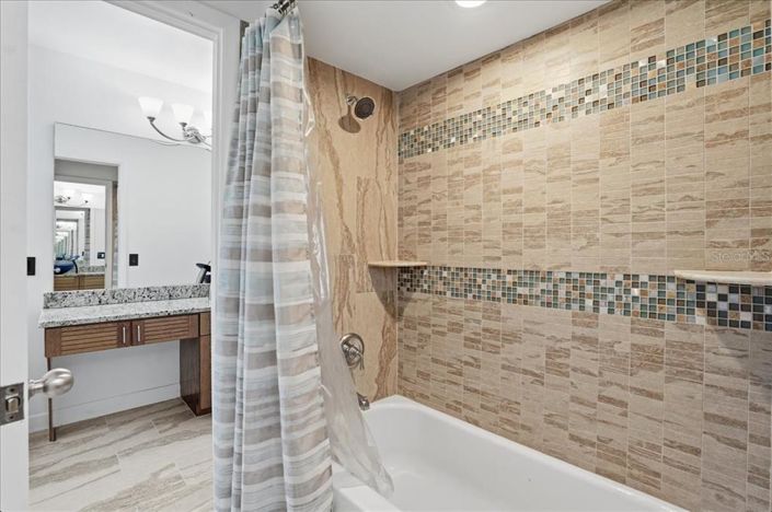 Image No.44-5 Bed Property for sale