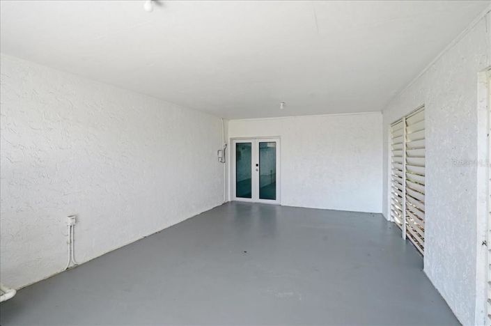 Image No.56-5 Bed Property for sale