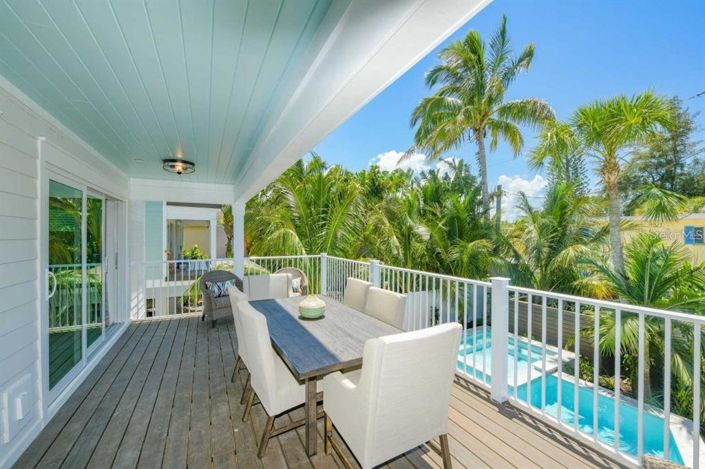 Image No.12-9 Bed Property for sale