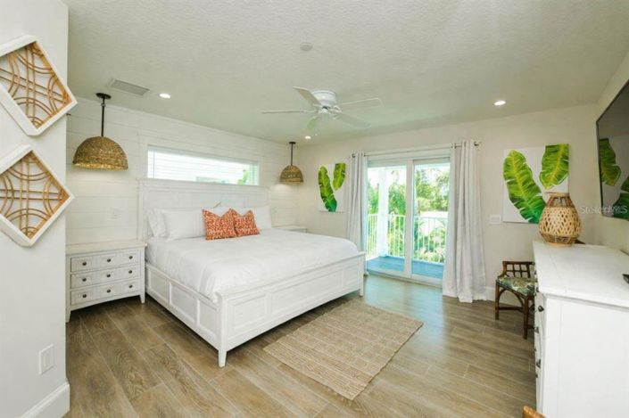 Image No.19-9 Bed Property for sale