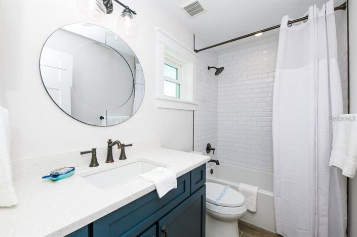 Image No.20-9 Bed Property for sale