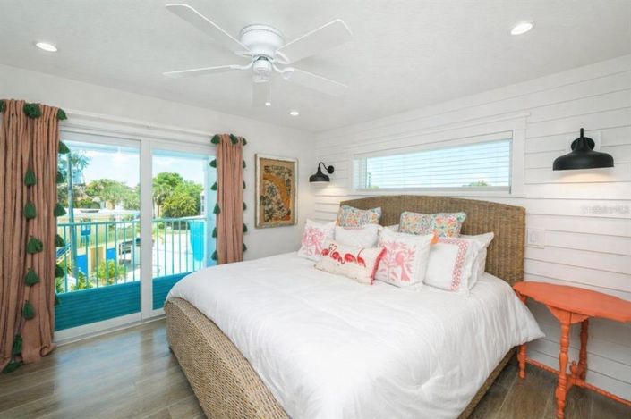 Image No.22-9 Bed Property for sale