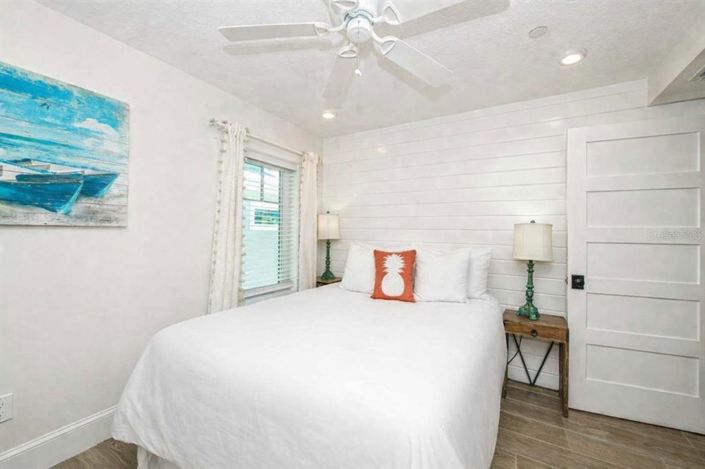 Image No.26-9 Bed Property for sale