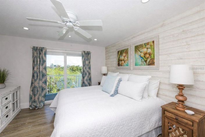 Image No.28-9 Bed Property for sale