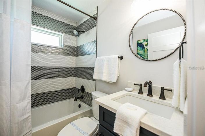 Image No.31-9 Bed Property for sale