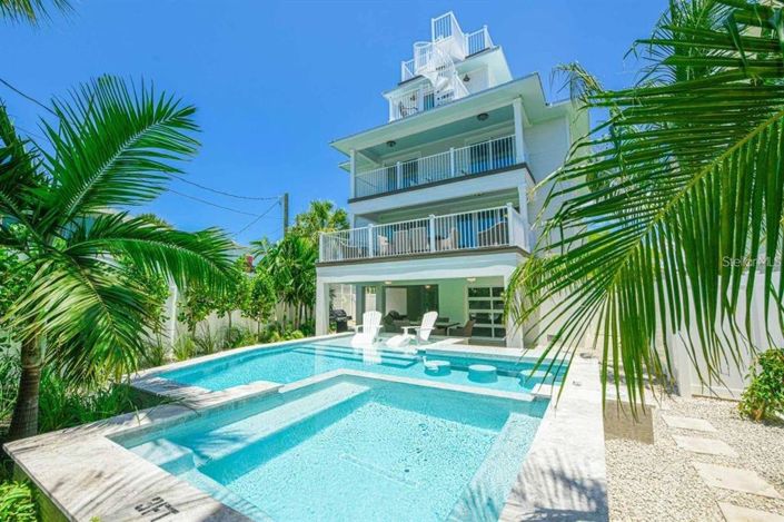 Image No.41-9 Bed Property for sale