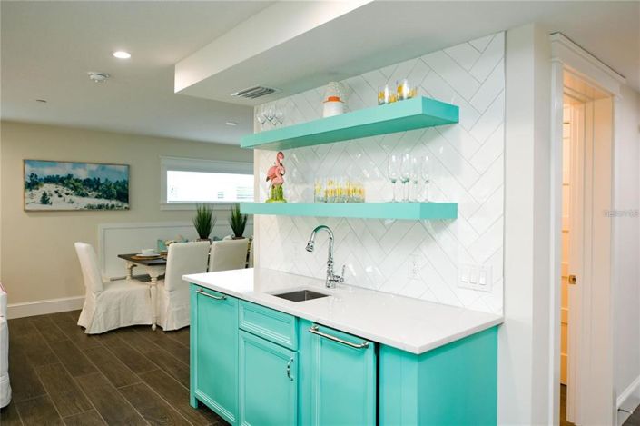 Image No.11-8 Bed Property for sale