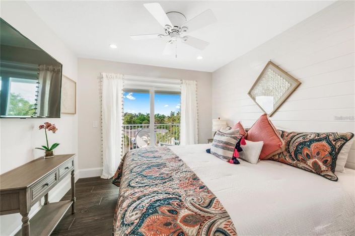 Image No.31-8 Bed Property for sale