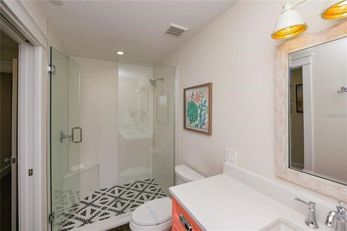 Image No.33-8 Bed Property for sale