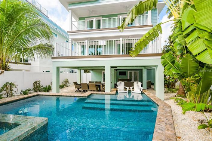 Image No.53-8 Bed Property for sale