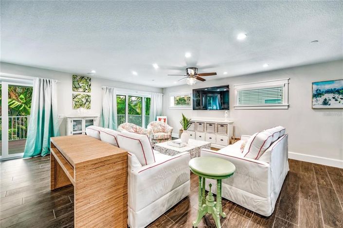 Image No.7-8 Bed Property for sale