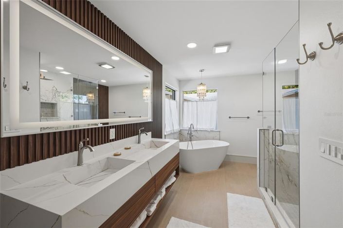 Image No.16-4 Bed Property for sale