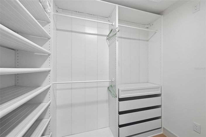 Image No.25-4 Bed Property for sale