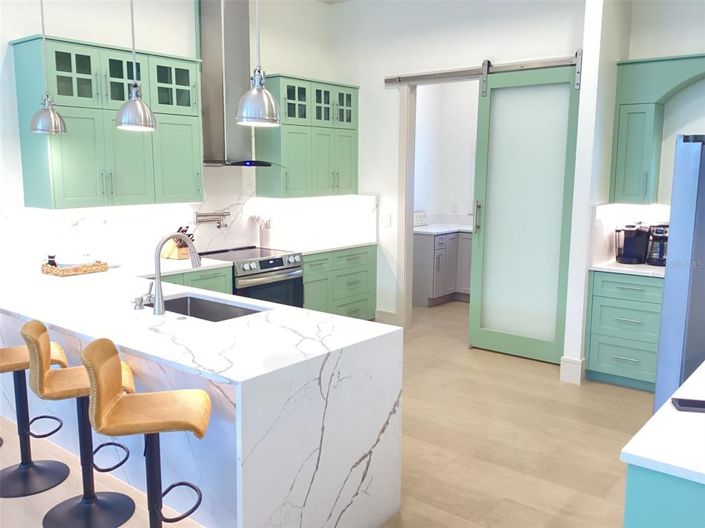 Image No.6-4 Bed Property for sale