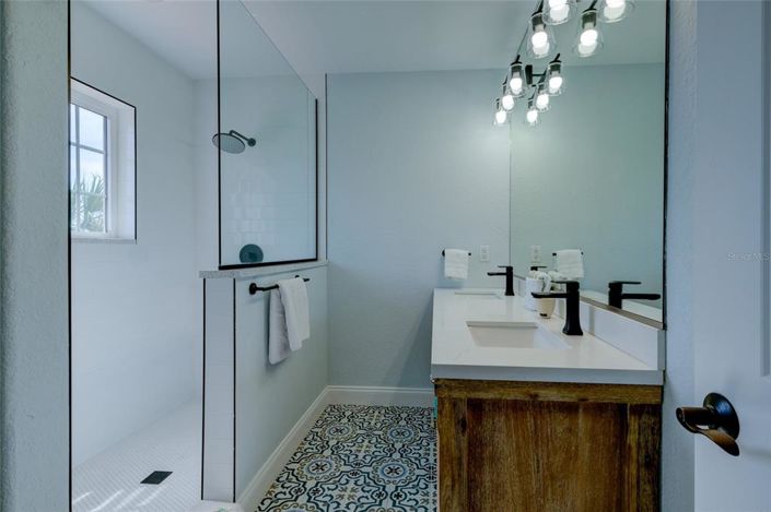 Image No.21-Propriété de 6 chambres à vendre à Holmes Beach