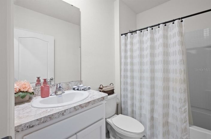 Image No.13-3 Bed Property for sale